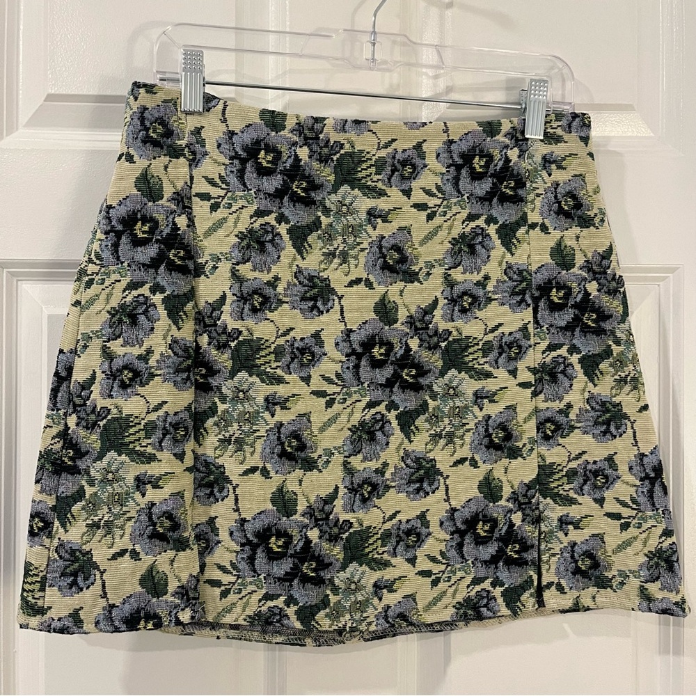 Split Hem Floral Jacquard Skirt